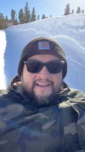 Had a great time tubing special thanks to my pilot @nahtekhan , ., ., ., .,  ., #snow #snowday #winter #winterpark #tubing