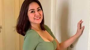 This basically means things that bring the country together in spite of our religious and ethnic differences. Tante Ernie Si Tante Pemersatu Bangsa Juga Difollow Dicentilin Hotman