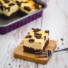 For the filling melt the butter and allow to cool. Russischer Zupfkuchen Vom Blech Mit Sahne Backina