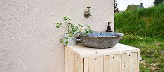 Tuto Fabriquez Un Lave Mains D Exterieur Tendance Avec Une Bassine En Zinc Bassine Zinc Evier De Jardin Evier Exterieur