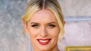 Strictly's Nadiya Bychkova turns up the heat in golden figure-hugging dress 