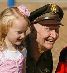 Candy bomber delivers explosion of inspiration (with video)
