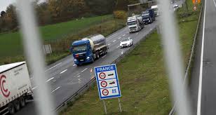 Conduire sous l'influence de stupéfiants est un délit, et à ce titre répréhensible pour tout conducteur ou accompagnateur d'un conducteur. Rodeo Sauvage Dans Le Doubs Un Automobiliste Sous Stupefiants Et Sans Permis Arrete