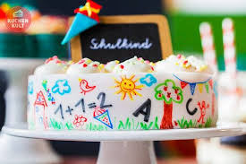 Fuss surrounds the new schulkind. Conditorei Coppenrath Wiese Witzige Torte Zur Einschulung Hurra Bald Geht Die Schule Los Schulranzen Tragen Tute Prasentieren Vor Stolz Platzen Und Im Passenden Augenblick In Die Kamera Lacheln Da