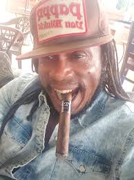 It's hot outside, the perfect excuse to enjoy what we like 💨 💨 💨