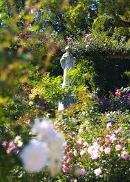 Statue Im Rosengarten Auf Der Insel Mainau Im Sommer Insel Mainau Insel Bodensee Germany