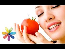 маска от темных кругов под глазами все буде добре Vy Stanete Molozhe Na 10 Let Blagodarya Maske S Tomatami Vse Bude Dobre Vypusk 649 10 08 15 Maski Dlya Lica Maski Domashnie Maski Dlya Lica