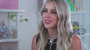 Jenna Hutchinson's Instagram, Twitter & Facebook