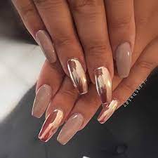 21 Trendy Metallic Nail Designs To Copy Right Now Stayglam Metallic Nails Design Chrome Nails Designs Metallic Nails