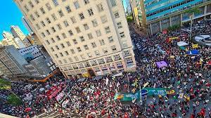 Além de são paulo, maior manifestação do fora bolsonaro no brasil, com mais de 80 mil pessoas, centenas de atos em comum o uso de máscara Manifestacoes Pelo Fora Bolsonaro Tomam Conta De Cidades Politica