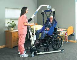 Use the spreader handle to widen the hoyer base allowing it to go around the wheelchair. Top 10 Hoyer Lifts For Home Use Amica Medical Supply Blog
