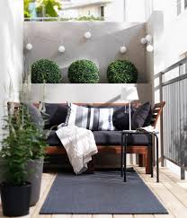 Check out the small storage bench on the upper left. Balcony Inspiration Hurmaavan Valkeaa Small Balcony Design Small Balcony Decor Balcony Decor