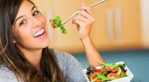 Beragam buah dan sayur mengandung kalori rendah dan kaya akan serat, sehingga sangat baik untuk. 5 Menu Salad Yang Tidak Disarankan Untuk Diet Beauty Fimela Com
