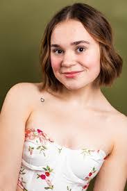 Emma Coll's Instagram, Twitter & Facebook