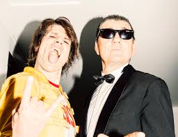 Freddie mercury the lead singer of queen and solo artist, who majored in stardom while giving. Falco Meets Queen Was Kann Da Schon Schiefgehen Musikexpress