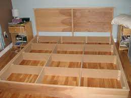 Learn how to build this diy farmhouse platform bed with storage underneith! Bett Mit Schubladen Unter Wie Man Ein Holz Bett Frame Kingsize Bett Rahmen Mit Speicher Plane Sperrh Diy Platform Bed Platform Bed Plans Diy Platform Bed Plans