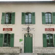 Location Gite De Groupe A Briare Loiret Pont Canal De Briare Loire A Velo Gite