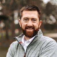 Alex Weldon's Instagram, Twitter & Facebook