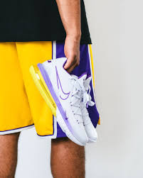 The cat's now fully out of the bag as lebron james himself reveals a first detailed look at the nike lebron 17 signature shoe. Official Foot Fire On Twitter Nike Lebron 17 Low Lakers Home Has Restocked At Nike Link Https T Co Krutectyv3