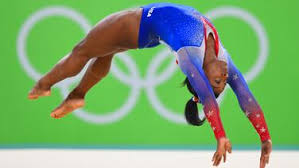 Bei ihrem comeback zwei wochen zuvor hatte sie 58,400 punkte erturnt. Olympia Buhne Frei Zur Nachsten Show Von Simone Biles Sportschau Sportschau De Olympia Nachrichten