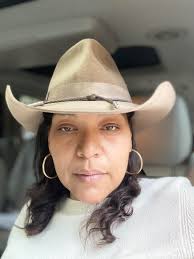 We went glamping in Stone Mountain!⛺️🌲🔥 It was such a nice little  getaway. You should definitely check out Tents at Ramsden Lake if you have  been wanting to try glamping.