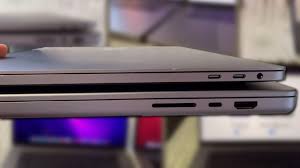 Unboxed Apple Macbook Pro 16 In Leaked Hands On Video Makes The 15 Inch Macbook Pro Look Petite In Comparison Notebookcheck Net News