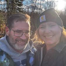 Wrapping up the 2025 year with one last blade! A hand forged Kabar Style  Bowie… out of heat treat getting in some hard whacks