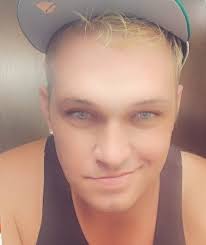 Hello all new here Vienna West Virgina 40 yrs old single just looking for  friends and maybe a partner if there interested feel free to message me if  your interested ladies