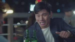 Choi ban do telah dibebani dengan menjadi pencari nafkah dan ma jin joo adalah seorang ibu rumah tangga dengan harga diri rendah. Go Back Couple Episode 1