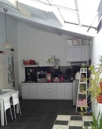 Dapur tak melulu harus dipasangi keramik, pilihan material lain seperti kayu. Desain Dapur Minimalis Terbuka Cek Bahan Bangunan
