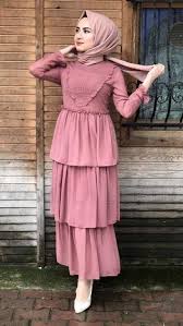 Kamil Keskin Uc Katli Tesettur Elbise Modelleri Moda Tesettur Giyim Elbise Modelleri Elbise Giyim