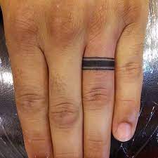 40 Genial Ring Finger Tattoos Fur Manner Und Frauen Ringtattoo Weddingringt 40 Genial Ri Ring Tattoo Designs Tattoo Wedding Rings Wedding Band Tattoo