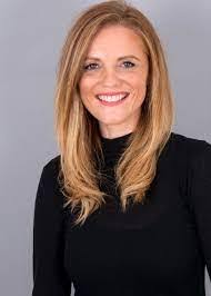 Kelly Akers's Instagram, Twitter & Facebook