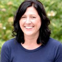 Kari Root's Instagram, Twitter & Facebook