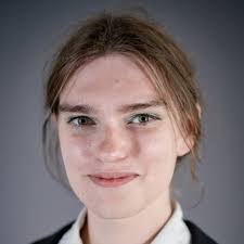 Jenifer Bell's Instagram, Twitter & Facebook