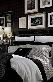 33 Chic And Stylish Bedrooms Dressed In Black And White Master Bedrooms Decor Classy Bedroom Bedroom Interior