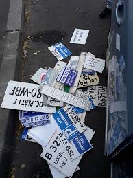 În acest an, prin serviciul call center al primăriei sectorului 4, apelabil la 021.9441, cele mai multe sesizări primite de la cetăţeni au. Baluta A Declarat Razboi Placutelor Pentru Locurile De Parcare Nu E Agreata De Primarie Ramai Fara Parcare Mobile