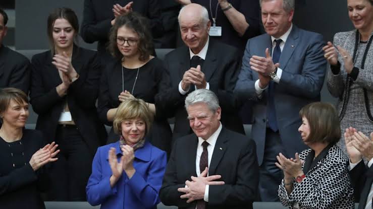 Merit Steinmeier - Nanu, wer ist das denn? | Politik | BILD.de