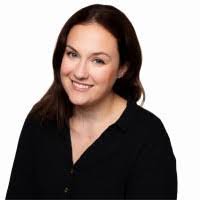 Roxanne Leonard's Instagram, Twitter & Facebook