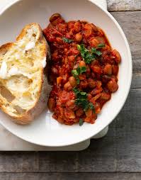 Green beans contain a lot of ingredients that are good for cats. Easy Baked Beans On Toast Healthyhappylife Com