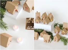 Créer village de noël miniature, décoration de noël avec ou sans réseau ferroviaire train électrique ho. Fabriquer Un Village De Noel En Carton Et Bois Nos Projets Diy