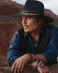 LINDO!! Nova foto de Johnny Depp para a Dior 📸 #JohnnyDepp #Dior
