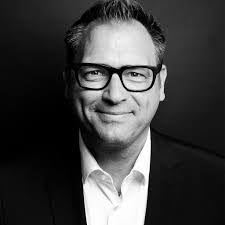 Daniel Koenen's Instagram, Twitter & Facebook