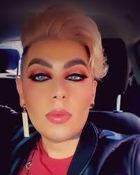 makeupartist #androboy #androgynous #androgynousfashion #gay #lgtb #pride  #pridemonth #model #pinkhair #artist #instagood #instamood #blueeyes