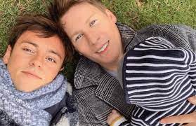 Tom daley is an olympic gold medallist! Dustin Lance Black And Tom Daley Have Decided To Introduce Son To Egg Donor