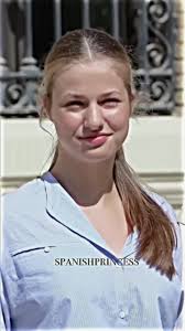 Infanta Sofia and Princess Leonor Hug