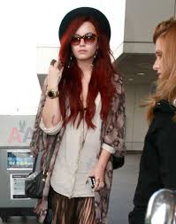 Most recently, in 2019, lovato added some pizazz to her black bob by dyeing the ends a fiery pink hue. Demi Lovato Hair Color 2011