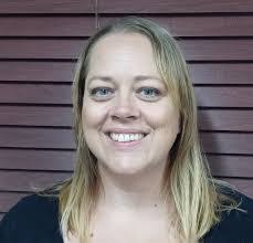 Evelyn Bello's Instagram, Twitter & Facebook