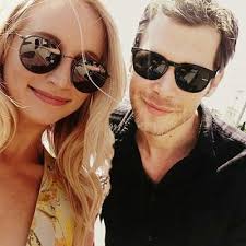 This is the relationship between original hybrid niklaus mikaelson, vampire caroline forbes and werewolf tyler lockwood reveals struggles, romance, and conflict to win the heart of caroline forbes. Klaus Caroline On Twitter E Rainha Que Fala Ne
