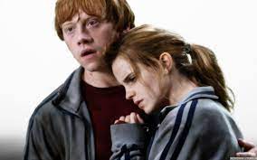 Did dumbledore ever posses all of the deathly hallows? Romione Wallpaper Deathly Hallows Harry Potter Hermione Granger Harry Potter Hermione